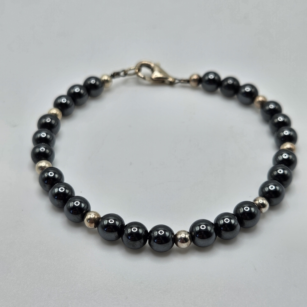 VINTAGE Dainty Hematite and Sterling Silver 925 Beaded Bracelet